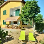 Ariel Vicino La Spiaggia Di Straccoligno カポリーヴェリ