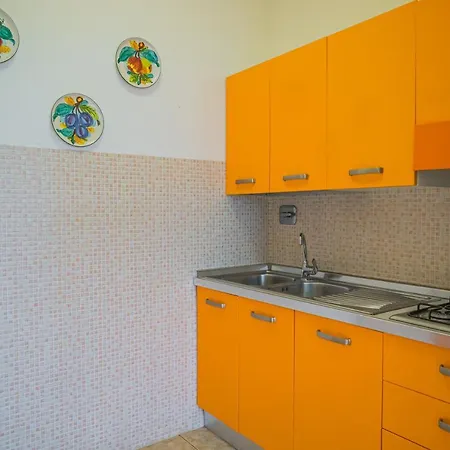 Ariel Vicino La Spiaggia Di Straccoligno *