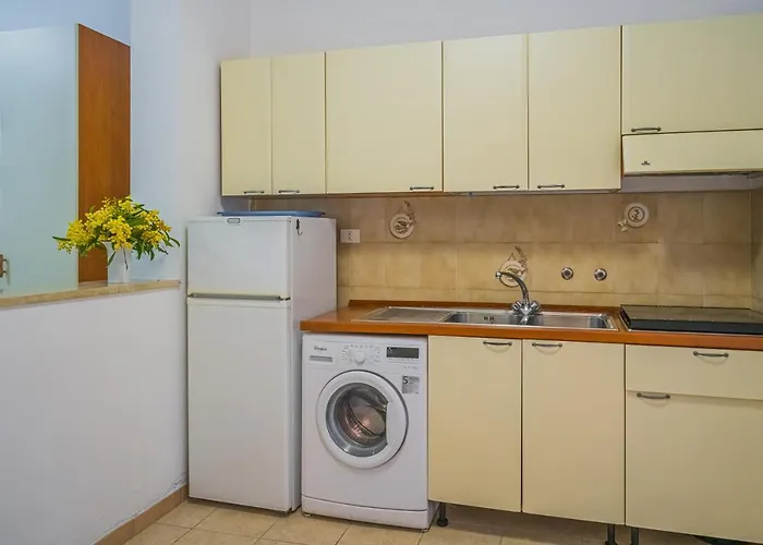 Ariel Vicino La Spiaggia Di Straccoligno *