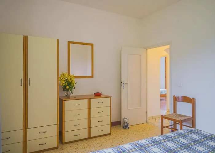 Ariel Vicino La Spiaggia Di Straccoligno