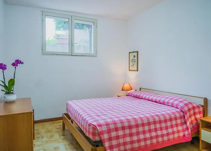 Ariel Vicino La Spiaggia Di Straccoligno *