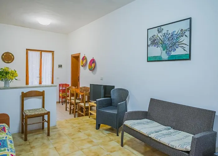 Ariel Vicino La Spiaggia Di Straccoligno *