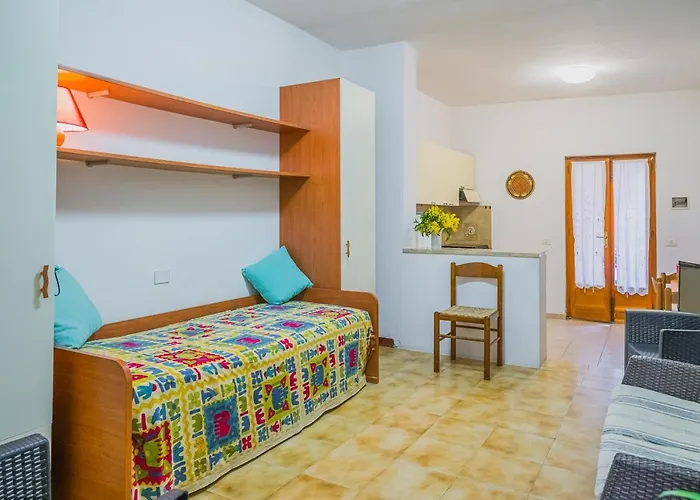 Ariel Vicino La Spiaggia Di Straccoligno *