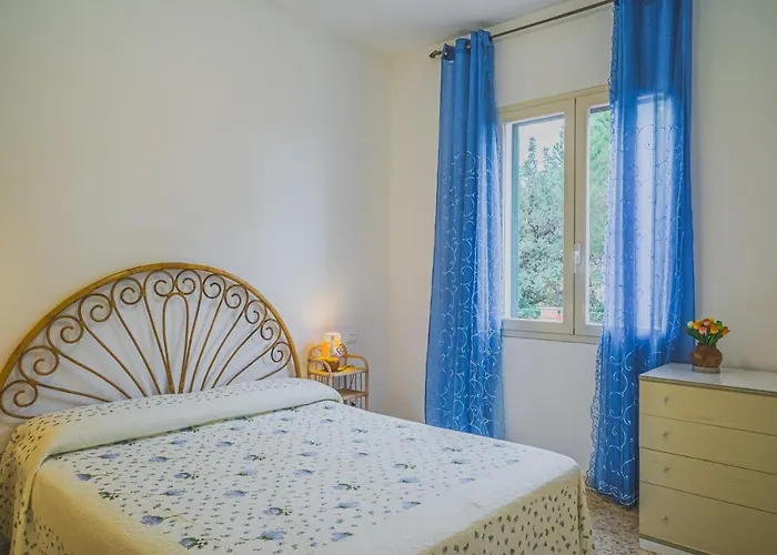 Ariel Vicino La Spiaggia Di Straccoligno *