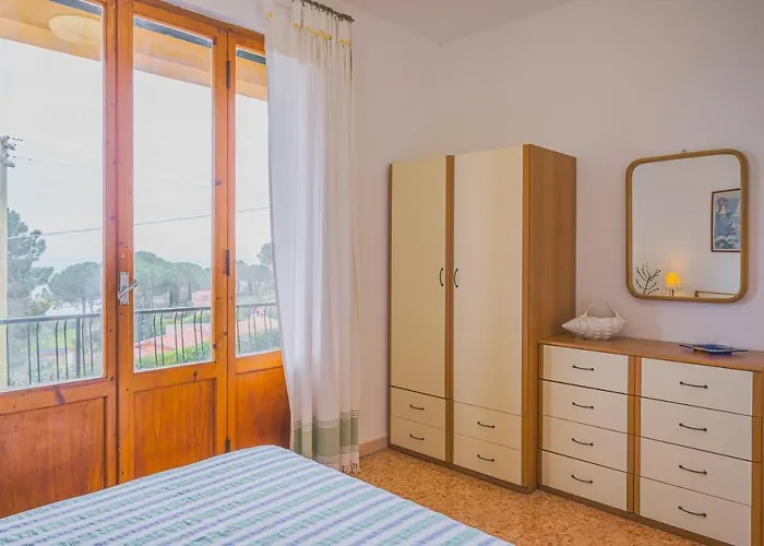 Ariel Vicino La Spiaggia Di Straccoligno *