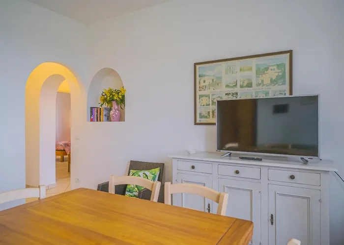 Ariel Vicino La Spiaggia Di Straccoligno *