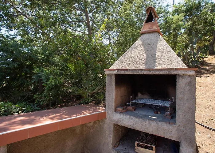 Ariel Vicino La Spiaggia Di Straccoligno *